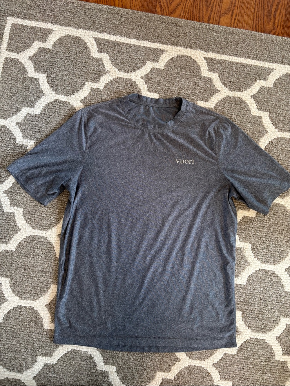 Vuori Men’s T Shirt size medium